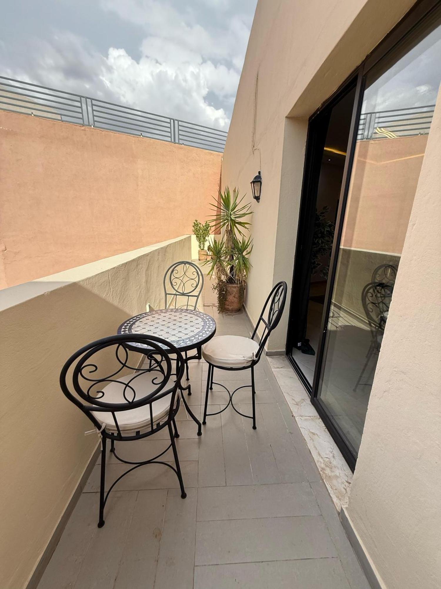 Appartement Nour Gueliz Marrakech มาร์ราเกช ภายนอก รูปภาพ